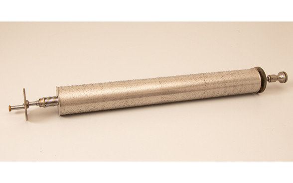 Pinned metal cylinder